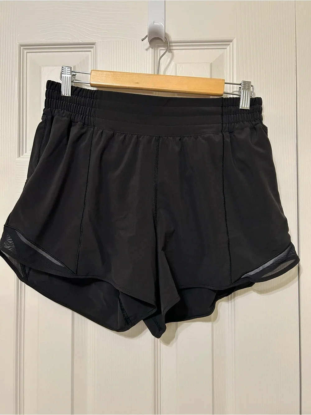NEW lululemon athletica Black Hotty Hot High-Rise Lined Short 4